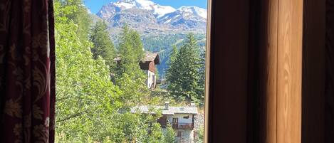 Standard Double Room | Down duvets, minibar, in-room safe, desk