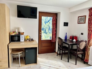 Chambre Double Panoramique | Couette en duvet d'oie, minibar, coffres-forts dans les chambres, bureau