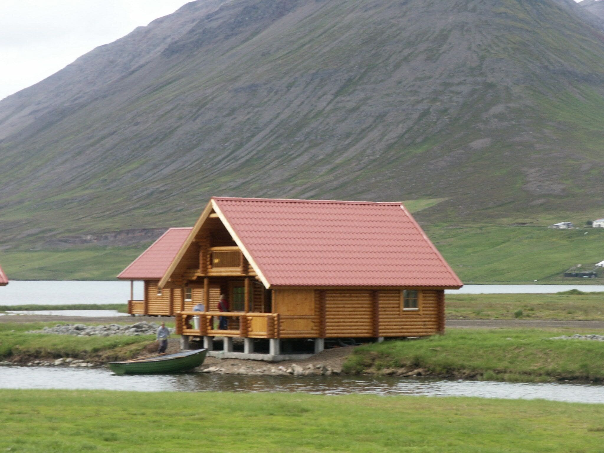 cabin (medium) | exterior