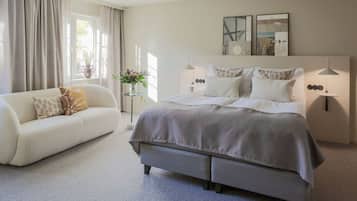 1 bedroom, in-room safe, individually decorated, individually furnished