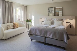 In-room safe, individually decorated, individually furnished, desk