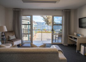 One Bedroom Suite | Premium bedding, in-room safe, desk, blackout drapes