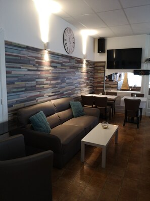 Lobby sitting area - Hotel Sfinx (De Panne)