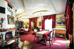 Dinner served - Hotel Garten (Slavonski Brod)