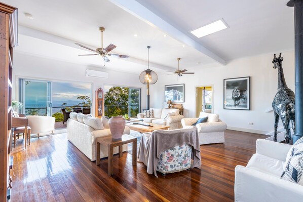 54-inch LED TV with digital channels, TV, DVD player - Avocado Sunset B&B (Tamborine Mountain)