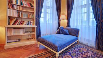 Superior Suite | Living room | TV