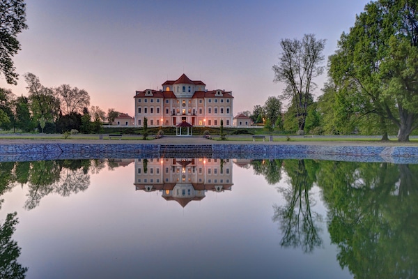 Fassade der Unterkunft – Abend/Nacht
