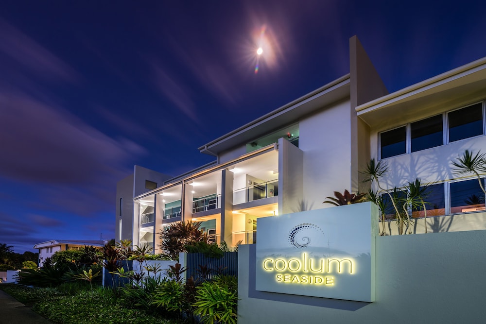 Coolum Seaside by null