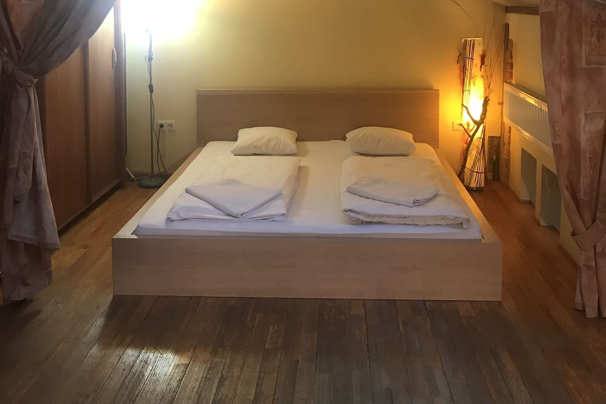 Standard Apartment, 1 Bedroom | Desk, iron/ironing board, WiFi (free)