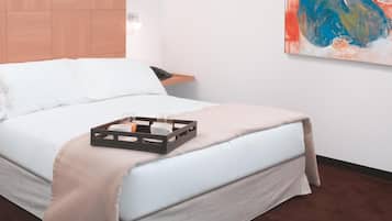 Minibar, in-room safe, desk, iron/ironing board