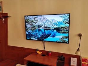 Apartment 2 Persons | Television - Paprika Apartment Studio (Budapest)