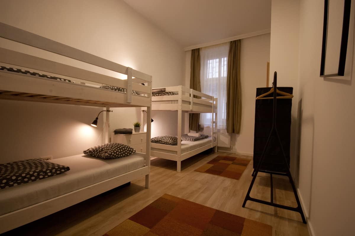Apartemen Basic | 1 kamar tidur, kedap suara, dan Wi-Fi gratis