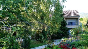View from room - La Porte des Cevennes (Anduze)