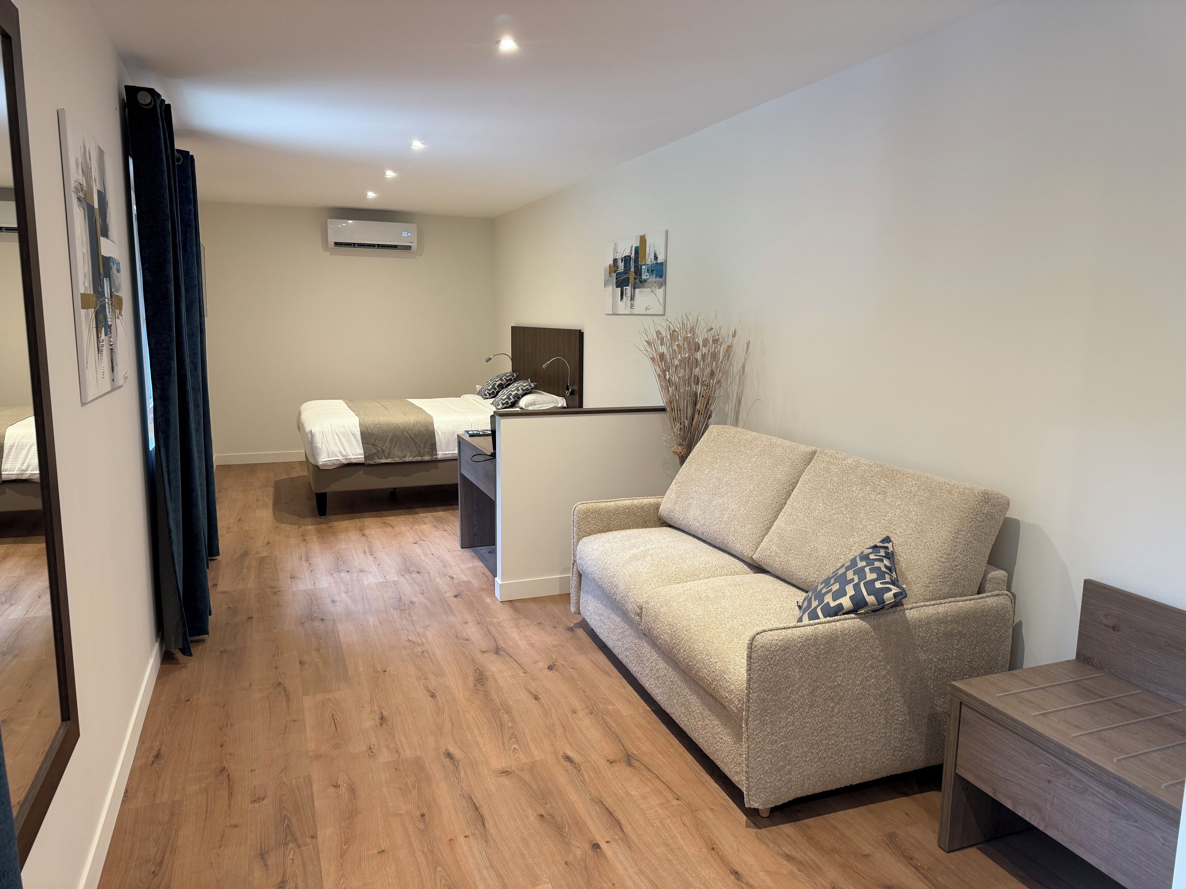 Individually decorated, individually furnished, desk, soundproofing