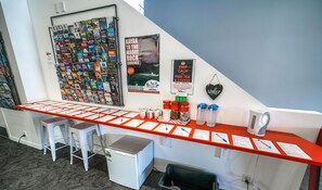 Breakfast area - Base Taupo - Hostel (Taupo)