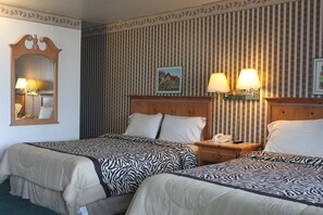Desk, iron/ironing board, free WiFi - Travel Inn (Redding)