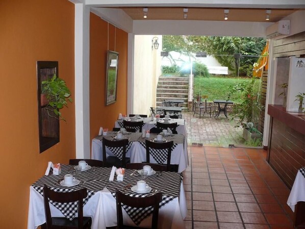 Frühstück und Mittagessen