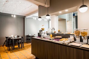 Breakfast and lunch served - Bohemia Buenos Aires Hotel (Buenos Aires)