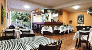 Frühstück und Mittagessen