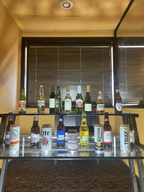 Reception - Fortune Inn And Suites Newport (Newport)