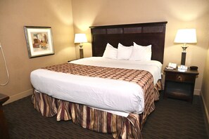 Single Room, 1 King Bed, Non Smoking - Fortune Inn And Suites Newport (Newport)