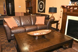 Reception - Fortune Inn And Suites Newport (Newport)