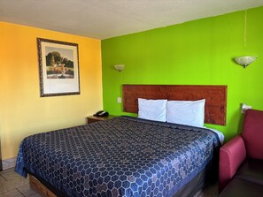 Habitación individual | Tabla de planchar con plancha, wifi gratis, ropa de cama y despertador 