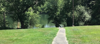 Riverfront Lodge