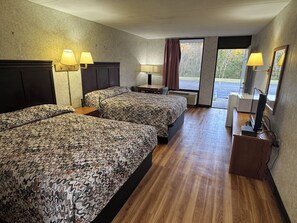 Una scrivania, ferro/asse da stiro, Wi-Fi gratuito, lenzuola