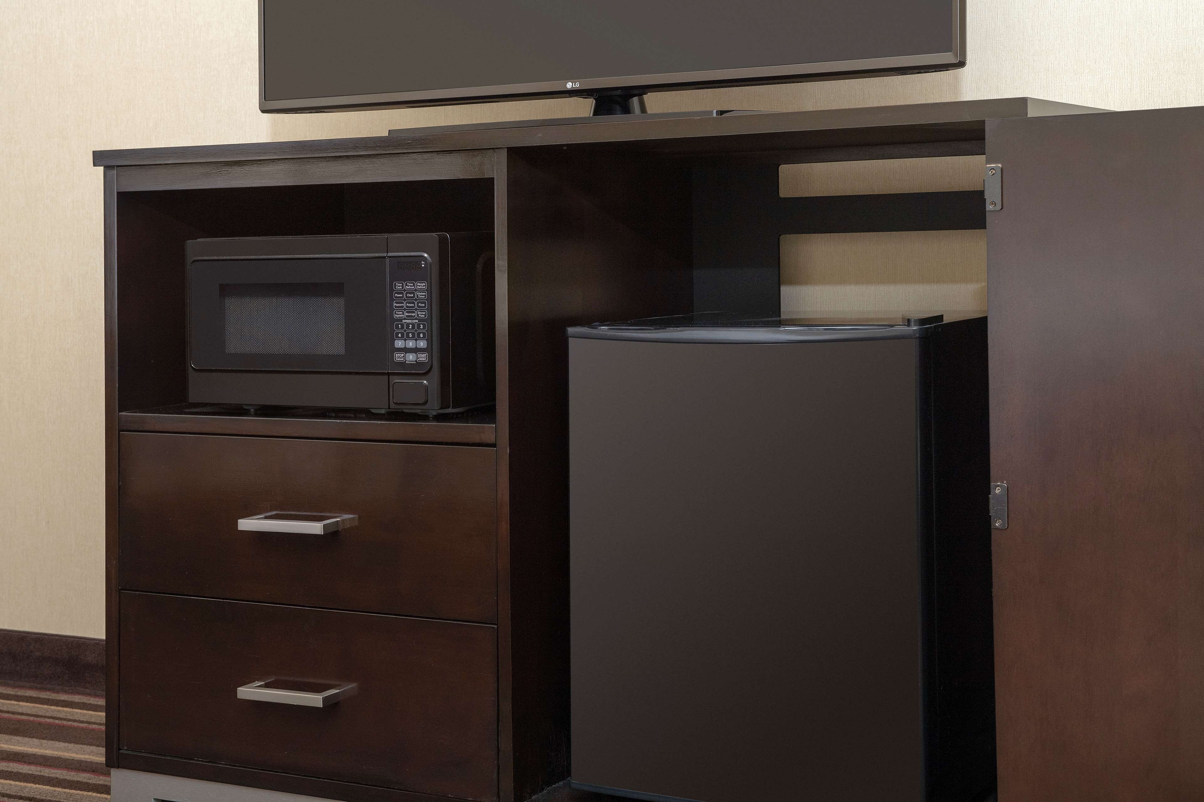 king study with sofabed | premium bedding, pillow-top beds, in-room safe, laptop workspace