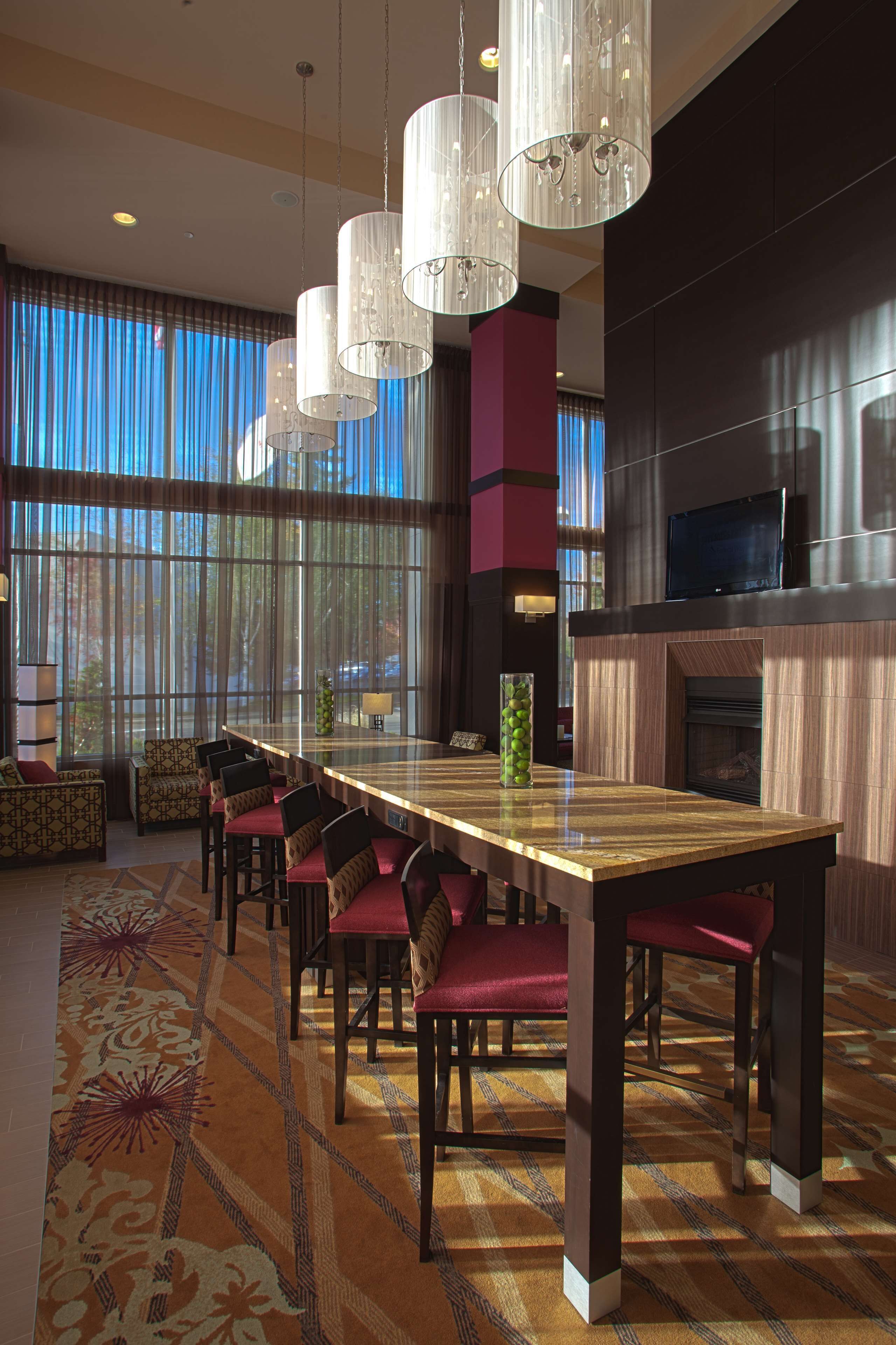 Photo - Hampton Inn & Suites Seattle/Federal Way