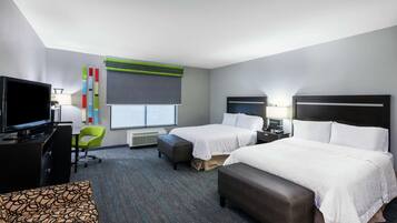 Een kluis op de kamer, een strijkplank/strijkijzer, gratis wifi