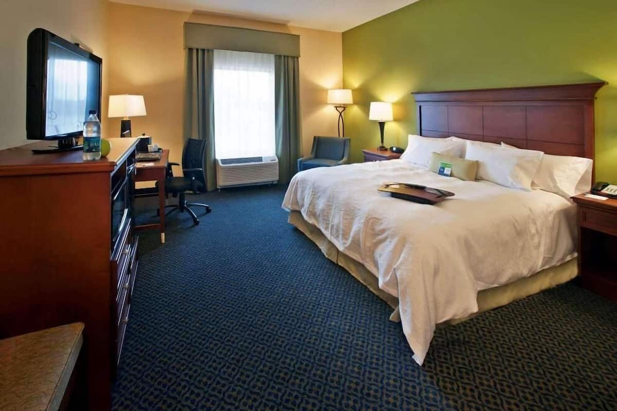 Iron/ironing board, free WiFi, bed sheets, alarm clocks