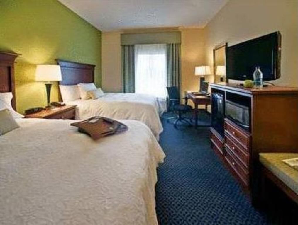 Iron/ironing board, free WiFi, bed sheets, alarm clocks