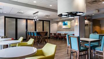 Ilmainen päivittäinen buffetaamiainen