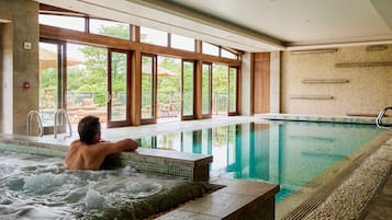 Banyera d'hidromassatge coberta