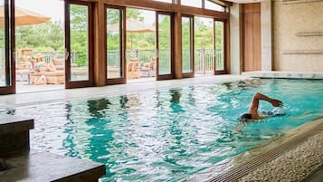 Una piscina techada
