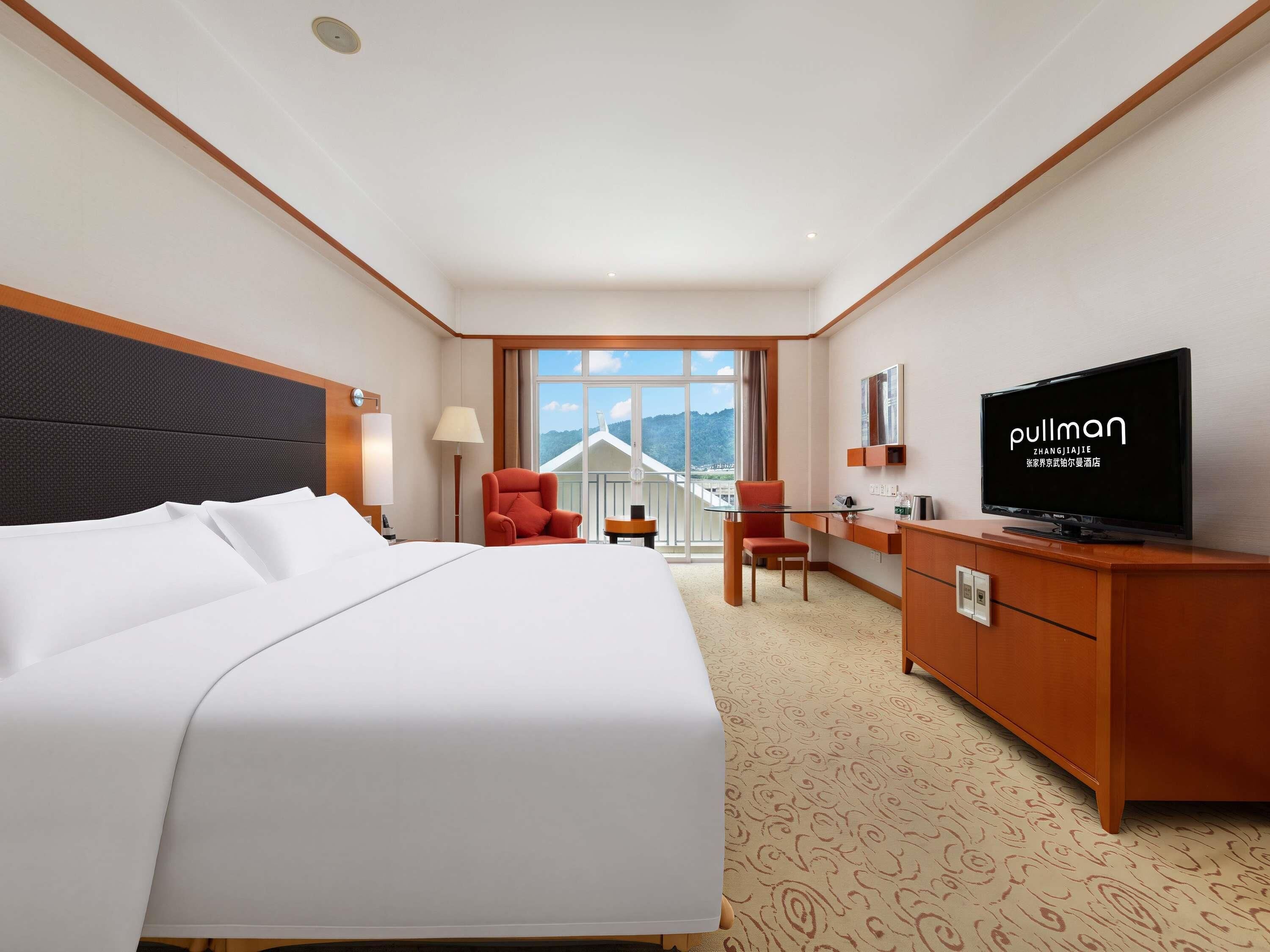 Deluxe-Zimmer, 1 King-Bett | Hochwertige Bettwaren, Zimmersafe, Schreibtisch, schallisolierte Zimmer
