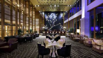 Bar (trong khuôn viên)