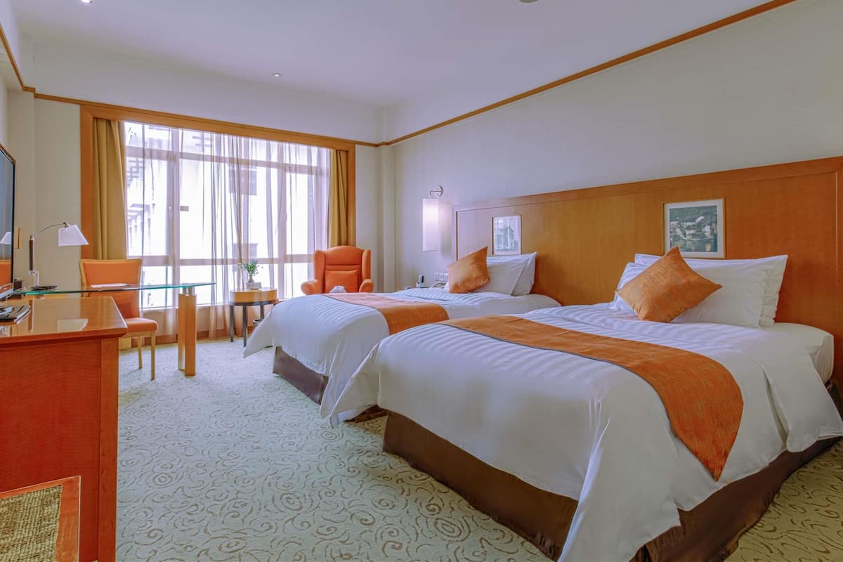 Deluxe Room, 2 Twin Beds | Premium bedding, in-room safe, desk, soundproofing