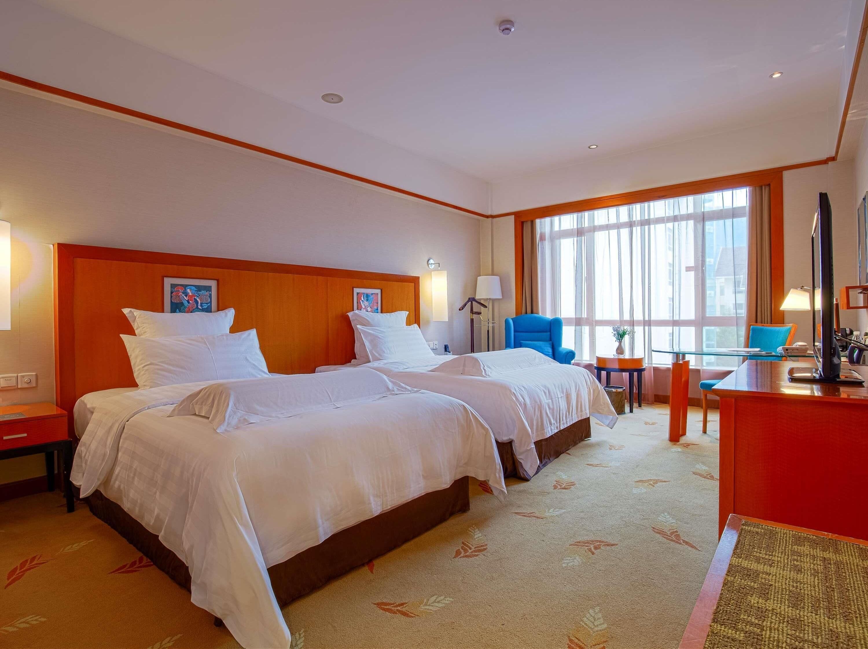 Deluxe Room, 2 Twin Beds, Club Lounge Access (Executive) | Premium bedding, in-room safe, desk, soundproofing