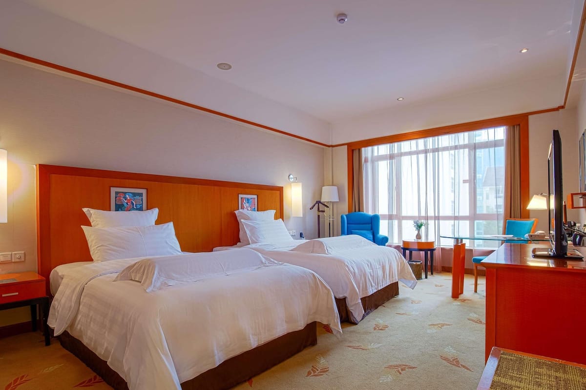 Deluxe Room, 2 Twin Beds, Club Lounge Access (Executive) | Premium bedding, in-room safe, desk, soundproofing