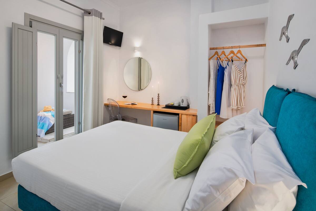 Egyptian cotton sheets, pillowtop beds, in-room safe, desk