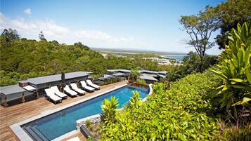 2 outdoor pools, sun loungers