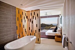 Shower, free toiletries, hair dryer, towels - Peppers Noosa Resort and Villas (Noosa Heads)