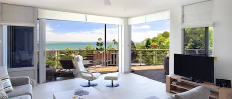 Grand villa, 4 slaapkamers | Woonruimte | Lcd-televisie