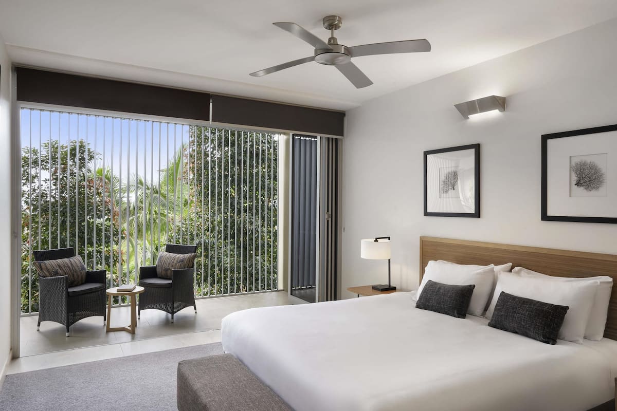 Premium bedding, Select Comfort beds, in-room safe, iron/ironing board