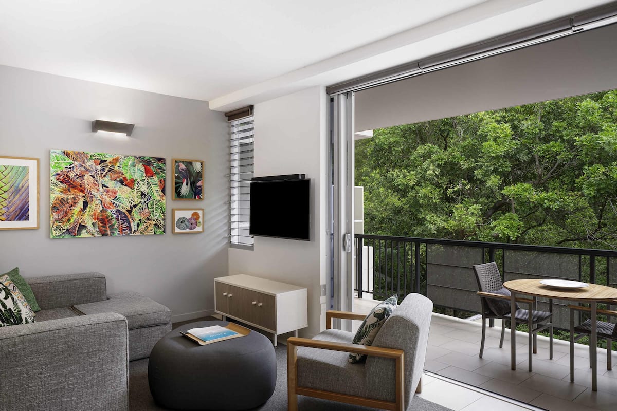 Premium bedding, Select Comfort beds, in-room safe, iron/ironing board