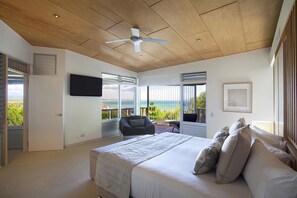 4 Bedroom Grande Villa | Premium bedding, Select Comfort beds, in-room safe, iron/ironing board - Peppers Noosa Resort and Villas (Noosa Heads)