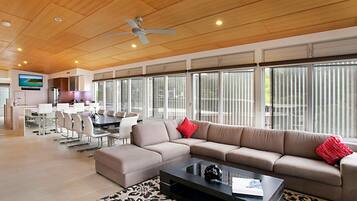 Premium bedding, Select Comfort beds, in-room safe, iron/ironing board